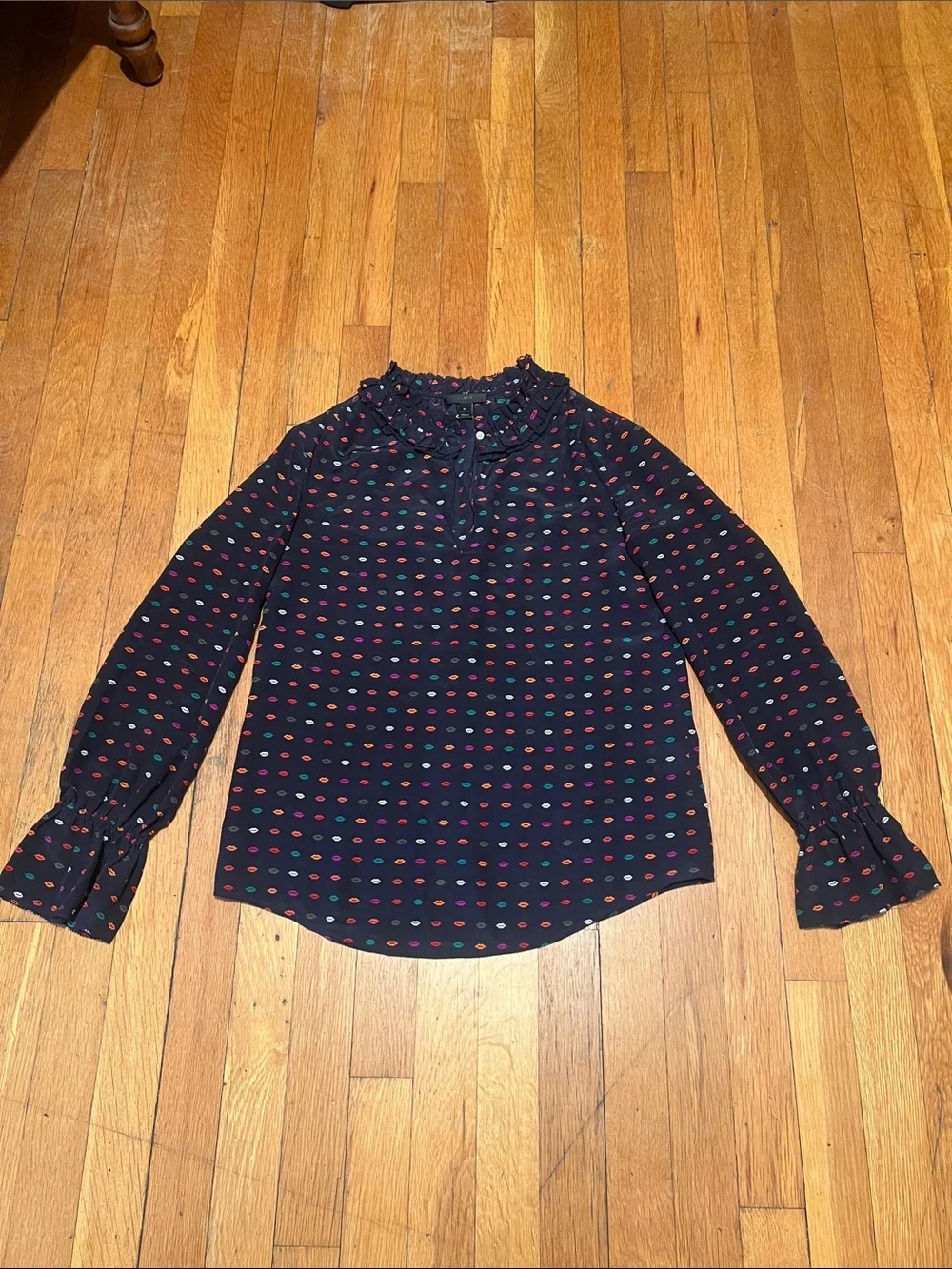 J Crew 100% Silk Ruffle Neck Blouse in Kissy Lips Print, Women’s size 0